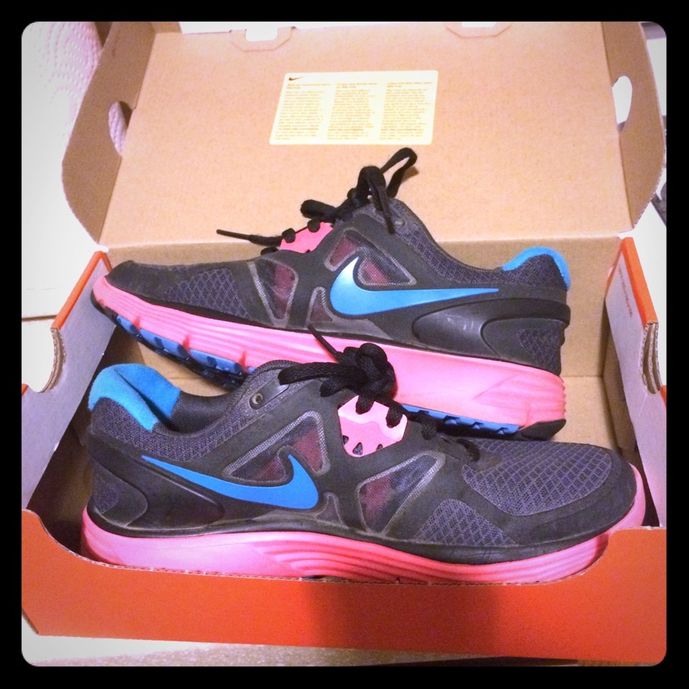Size 6.5 women. Nike running shoes